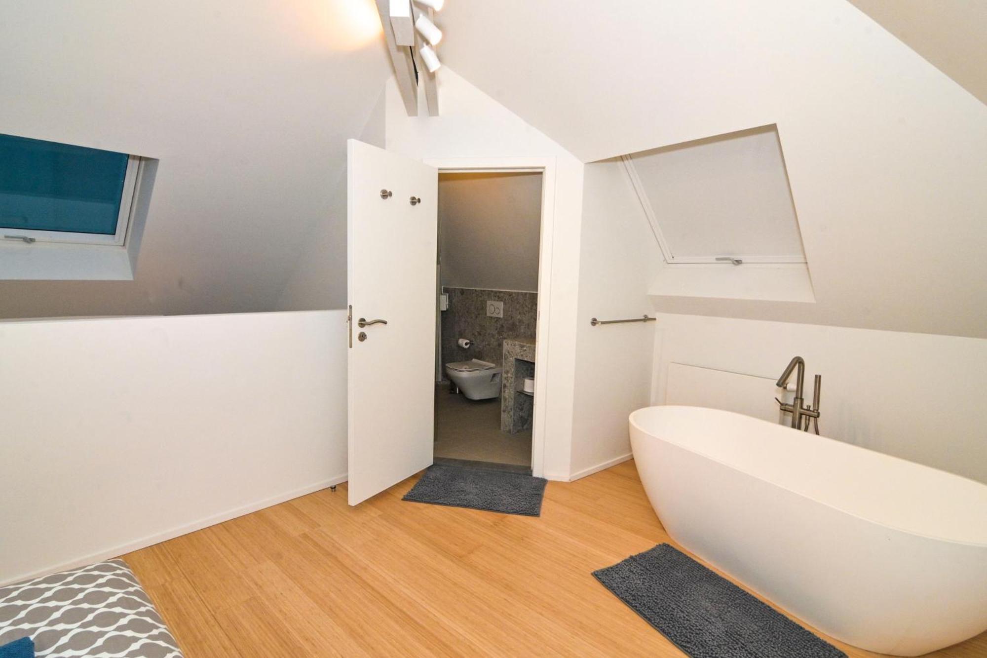 Family Duplex Getaway - Perfectly Positioned For City Adventures ブリュッセル エクステリア 写真